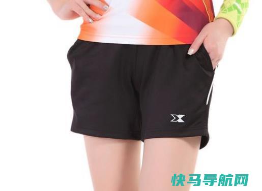 运动短裤里面还要穿内裤吗？运动穿暴汗服好还是普通运动装好